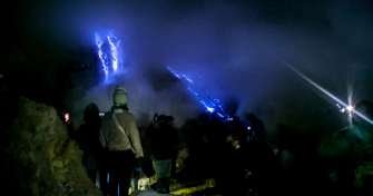 A shared trip package from Bali to Ijen Bromo tour,- End Yogyakarta or Surabaya 3D Shared trip package from Bali to Ijen Bromo tour,- Yogyakarta or Surabaya 3D Special travel package on budget with a shared trip from Bali to Ijen Bromo tour,- Yogyakarta or Surabaya in 3 days 2 nights I available also for 1 traveler! Bromoijencratertour.com