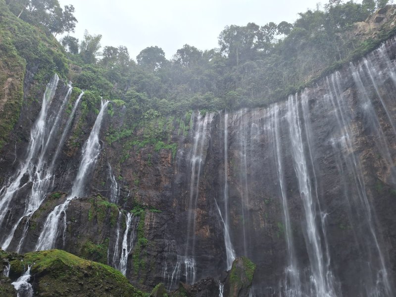 Banyuwangi to Ijen, Tumpak Sewu - Bromo sunrise and sunset view tour - to Yogyakarta 4D Banyuwangi vacation travel to Ijen, Tumpak Sewu - Bromo view tour - to Yogyakarta 4D 4D3N Banyuwangi vacation travel to Ijen crater, Tumpak Sewu waterfall - Bromo sunrise and sunset view tour - end trip to Yogyakarta with an executive train  Bromoijencratertour.com