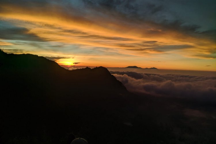 Cheap price for night trip from Surabaya/ Malang to Bromo and Ijen crater tour - to Banyuwangi 3D2N Cheap price for night trip from Surabaya/ Malang to Bromo and Ijen crater tour - Banyuwangi 3D Cheap price for night trip from Surabaya/ Malang to Bromo and Ijen crater tour - then finish in Banyuwangi within 2 days 2 nights trip in East Java - Indonesia Bromoijencratertour.com
