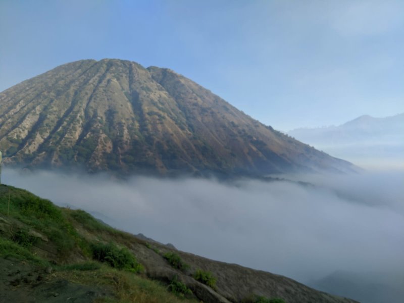 Round trip from Surabaya or Malang to Mt Bromo tour for 2 days travel Round trip from Surabaya or Malang to Mt Bromo tour for 2 days 1 night travel East Java Trip for 2 days 1 night from Malang or Surabaya, East Java to Mount Bromo area with best selection accommodation in Mt Bromo area for enjoy Bromo Tour Bromoijencratertour.com