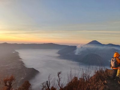 Mt Bromo - Savanna, and to Ijen crater tours starts from Surabaya/ Malang at night,- return 3D Bromo - Savanna, and to Ijen tours starts from Surabaya/ Malang at night,- return 3D Mt Bromo - Savanna, and to Ijen crater tours starts from Surabaya/ Malang at night,- return within 3 days 2 nights holiday trip package in East Java - Indonesia Bromoijencratertour.com