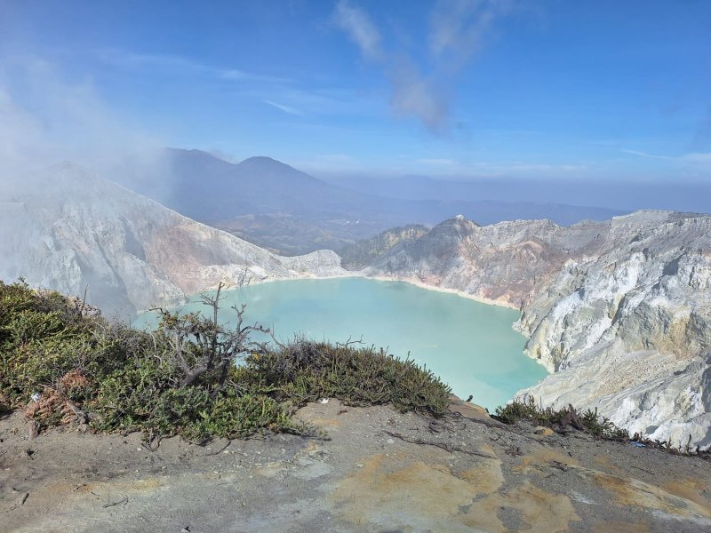 Ijen crater tour with blue fire tours from Probolinggo or Bromo - return 2D Ijen crater tour with blue fire tours from Probolinggo or Bromo - return 2D Special tour package to Ijen crater tour with blue fire tours from Probolinggo or Bromo - return within 2 days 1 night holiday trip package with best tour price Bromoijencratertour.com