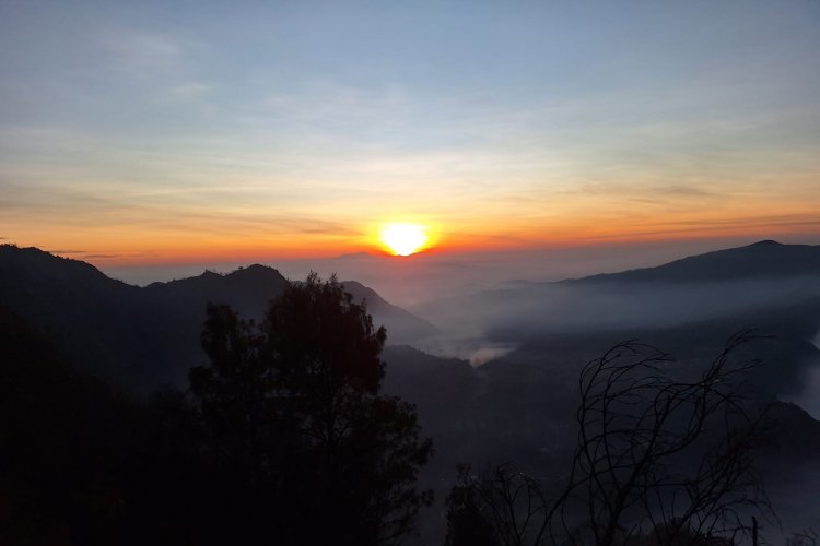 Shared tour package from Bali to Ijen crater, Bromo, Tumpak Sewu- ending Banyuwangi 4D Shared tour from Bali to Ijen crater, Bromo, Tumpak Sewu- ending Banyuwangi 4D Get a shared tour package price from Bali to Ijen crater, Bromo, Tumpak Sewu- ending Banyuwangi within 4D3N trip I #1 traveler can join Bromoijencratertour.com