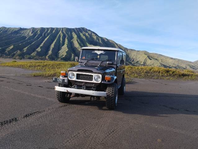 Surabaya to Bromo Savannah Ijen Paragliding Batu 4D Surabaya to Bromo Tours, Bromo Savannah Tours, Ijen Blue Fire Tours, Paragliding Batu & back to Sura Adventure tour package in East Java from Surabaya to Bromo Tours, Bromo Savannah Tours, Ijen Blue Fire Tours, Paragliding Batu & back to Surabaya Bromoijencratertour.com