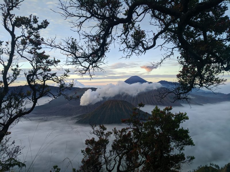 Vacation trip from Malang or Surabaya to Tumpak Sewu, Mt. Bromo and Ijen crater tour - then to Bali 4D Malang or Surabaya to Tumpak Sewu, Mt. Bromo and Ijen crater tour - then to Bali 4D Vacation trip from Malang or Surabaya to Tumpak Sewu, Mt. Bromo and Ijen crater tour - then to Bali within 4 days 3 nights Java adventure trail travel package Bromoijencratertour.com