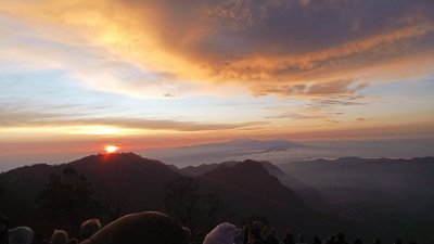 Bromo tour package from Banyuwangi or Ijen crater area,- end in Malang/ Surabaya 2D Bromoijencratertour.com