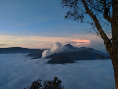 Yogyakarta sunrise view to Borobudur - Prambanan tours and with train train to Bromo tour 4D Bromoijencratertour.com