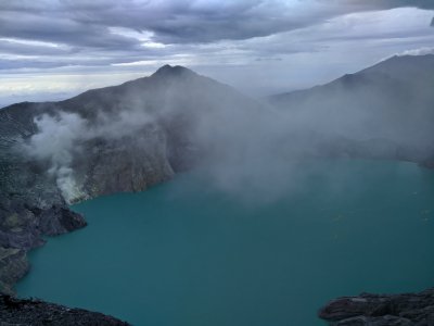 Malang or Surabaya to go to Ijen Crater for Blue Fire Ijen Tours & see Blue Flame & to Banyuwangi  Bromoijencratertour.com