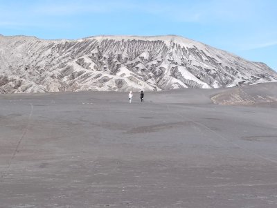 Tour from Malang or Surabaya to Mount Bromo,- take a train to Yogyakarta 2D Bromoijencratertour.com
