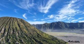 Ijen crater and Mount Bromo tour package from Malang or Surabaya - return 3 days 2 nights trip Bromoijencratertour.com